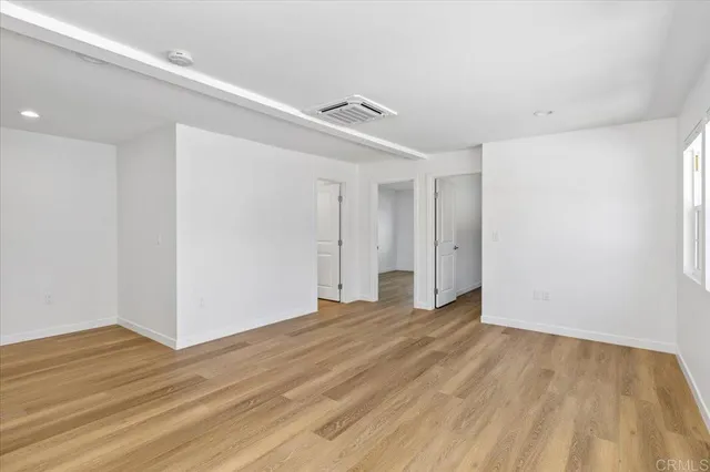 $2,999 | 406 South Cleveland Street, Oceanside, CA 92054