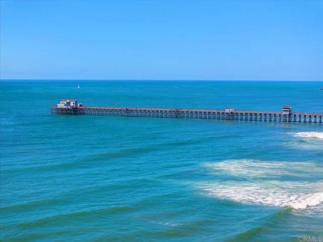 $2,999 | 406 South Cleveland Street, Oceanside, CA 92054