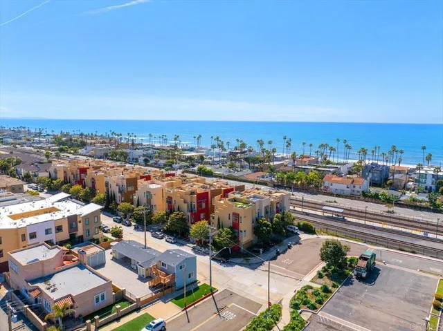 $2,999 | 406 South Cleveland Street, Oceanside, CA 92054