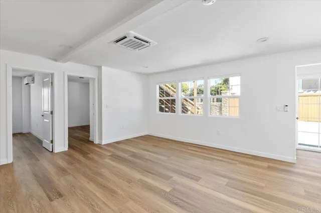 $2,999 | 406 South Cleveland Street, Oceanside, CA 92054