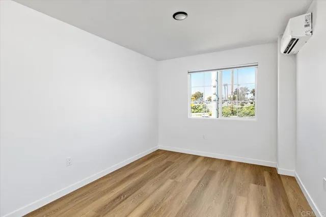 $2,999 | 406 South Cleveland Street, Oceanside, CA 92054