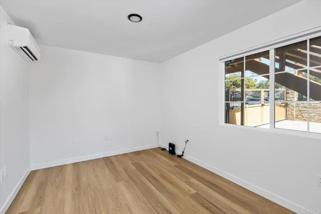 $2,999 | 406 South Cleveland Street, Oceanside, CA 92054