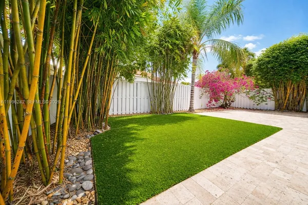 $5,000 | 717 Tanglewood Circle, Weston, FL 33327