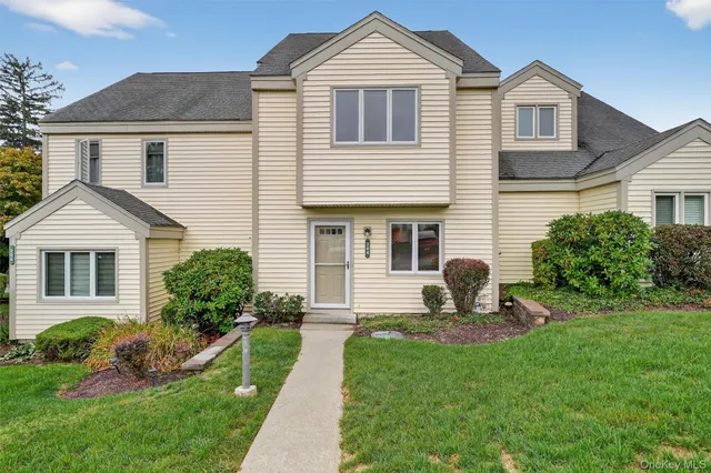 $458,000 | 204 Stoneway Lane, Peekskill, NY 10566