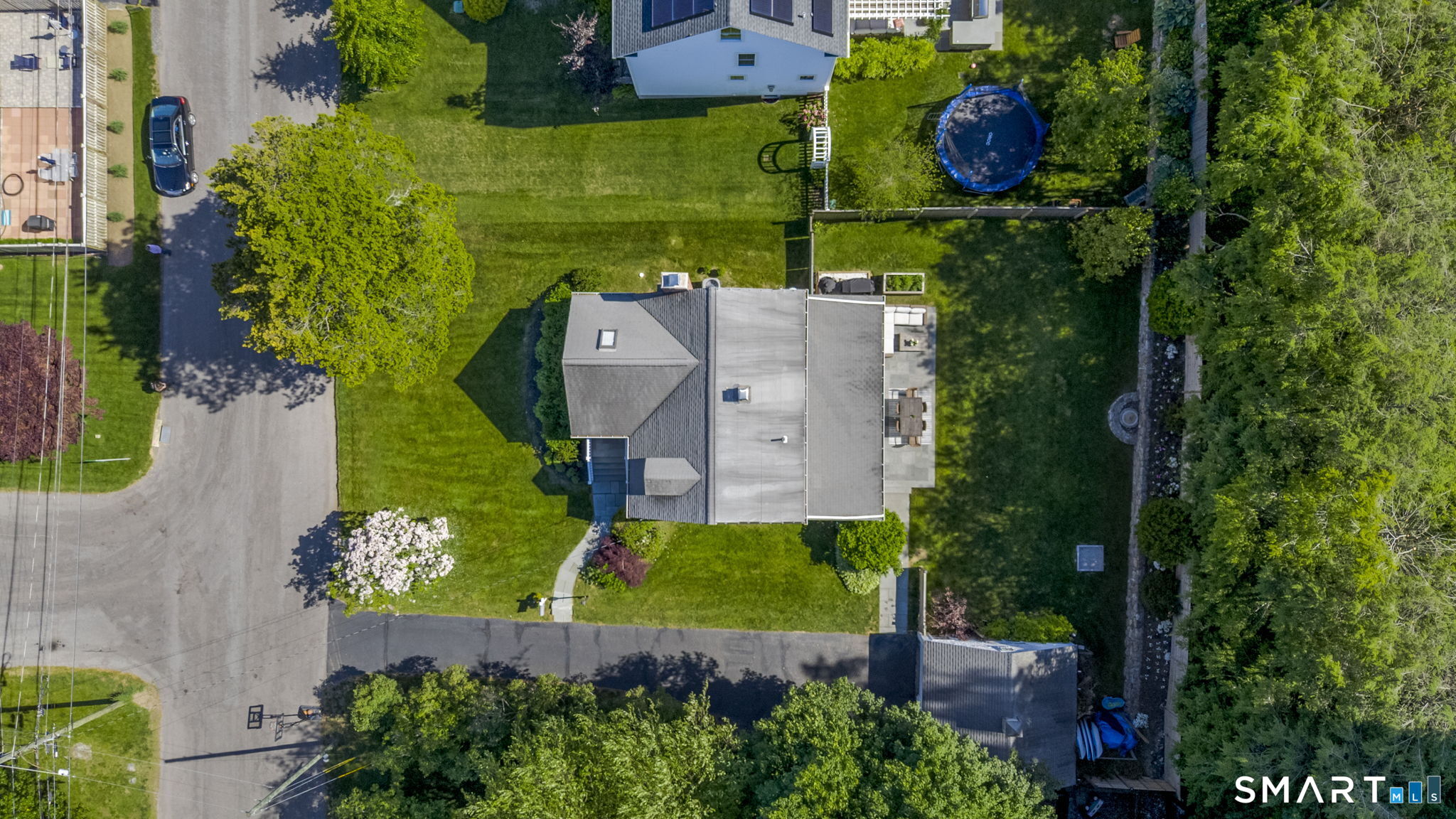 70 Flax Road Fairfield, CT 06824 - Photo 2 of 33