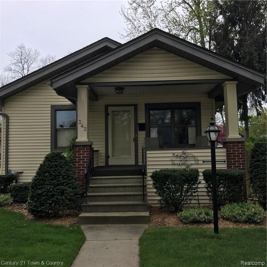 342 Highland Avenue Rochester, MI 48307 - Photo 1 of 19 IMG_0533.JPG