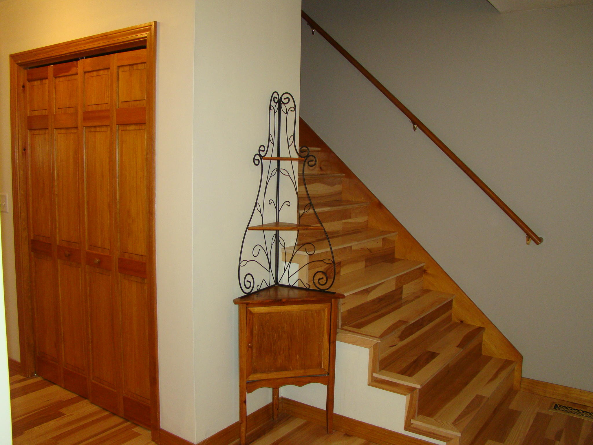 86 Maple Ln Road Hebron, ME 04238 - Photo 18 of 42 Front entry
