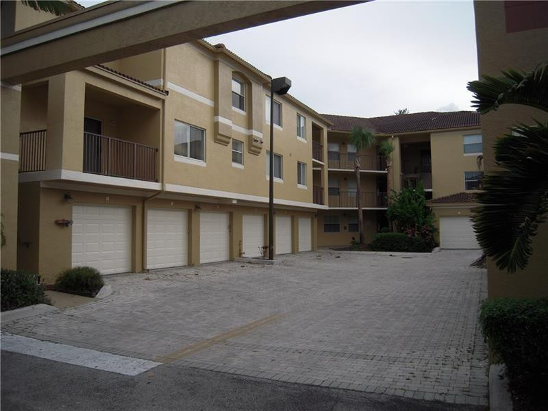 751 North Pine Island Road, Unit 205 Plantation, FL 33324 - Photo 1 of 10 Photo 1