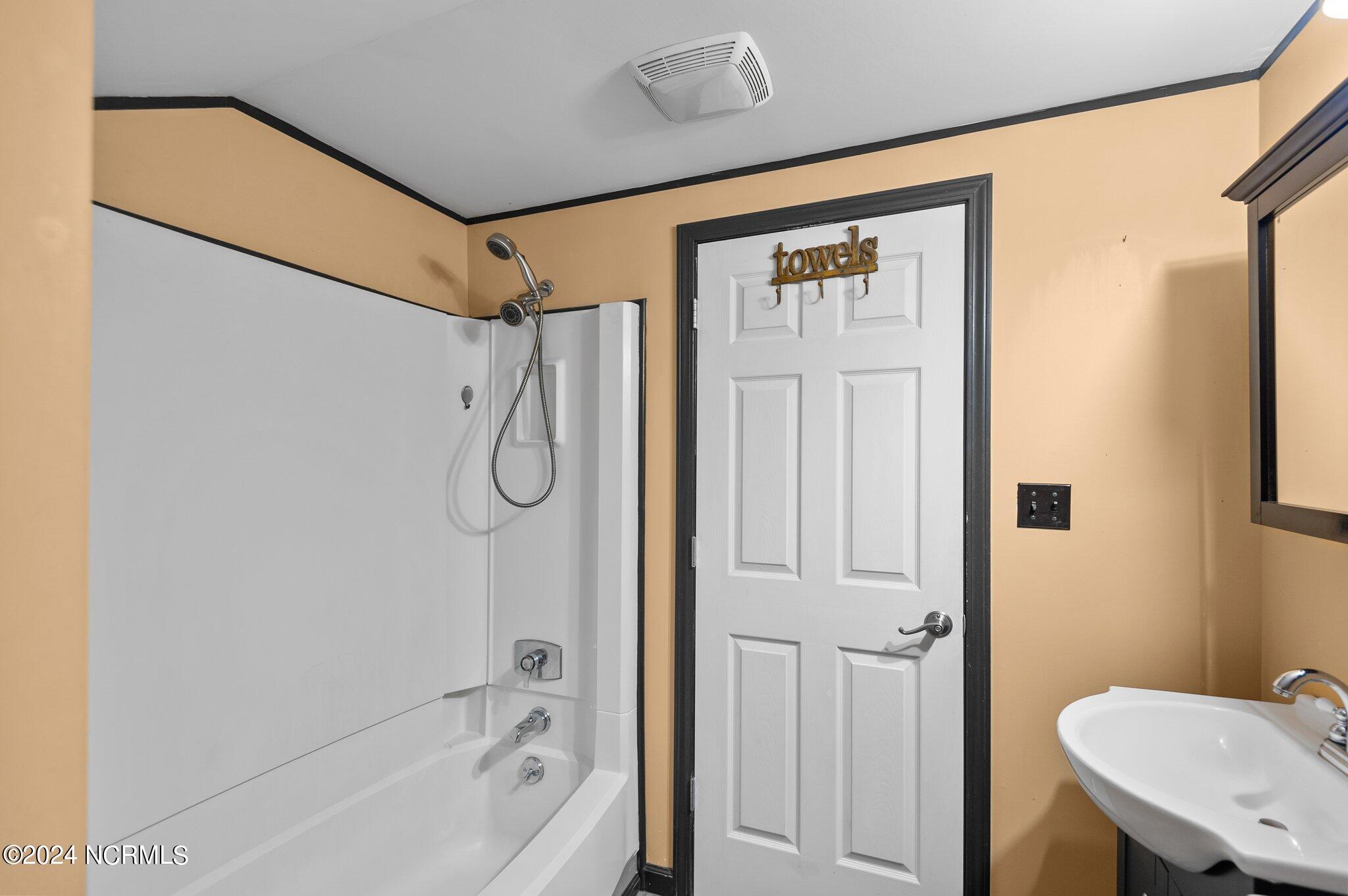 1804 Oxford Road Kinston, NC 28504 - Photo 27 of 45 29-web-or-mls-_DSC9709