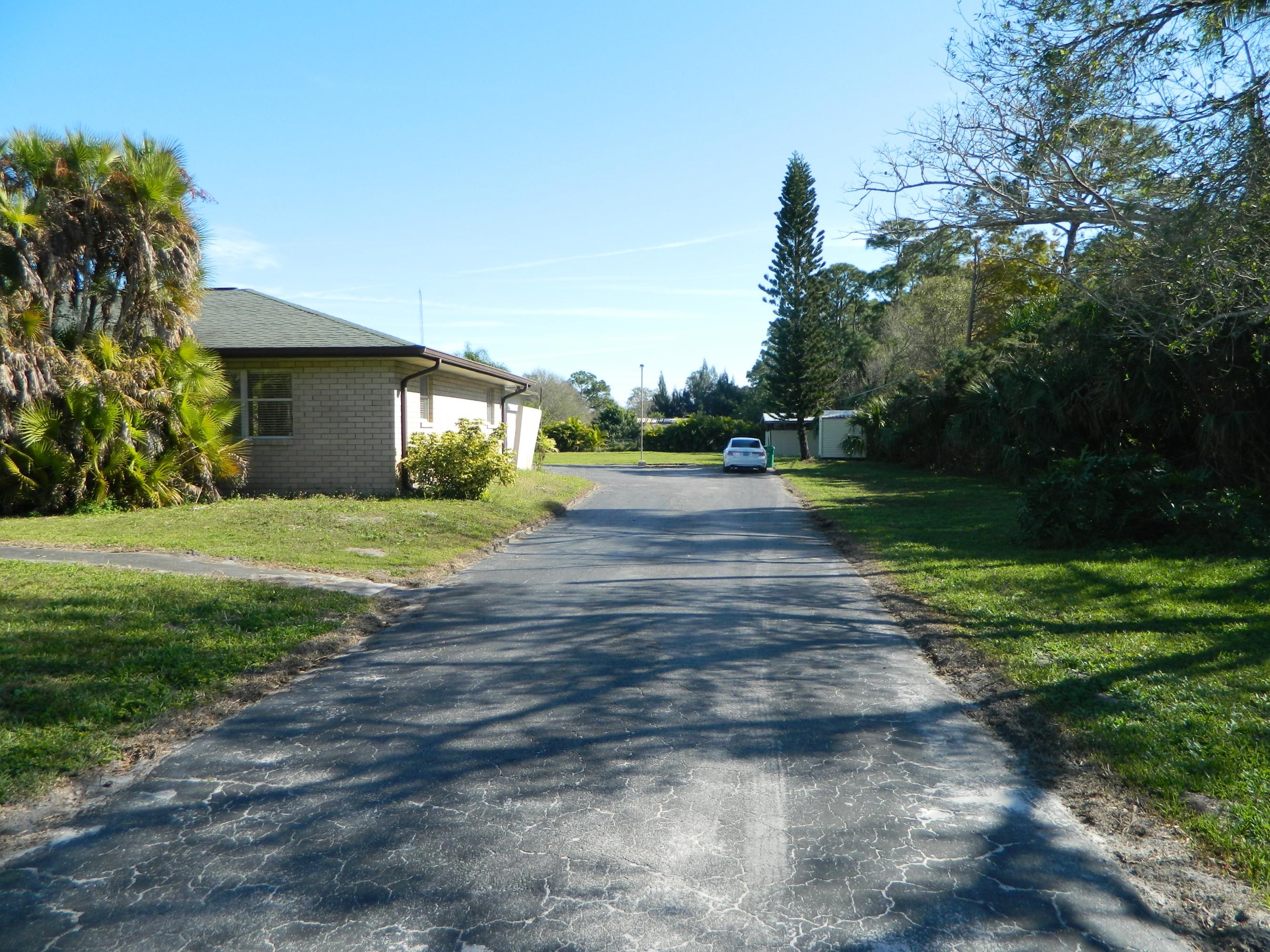 2340 South Rock Road Fort Pierce, FL 34945 - Photo 4 of 18 DSCN2807