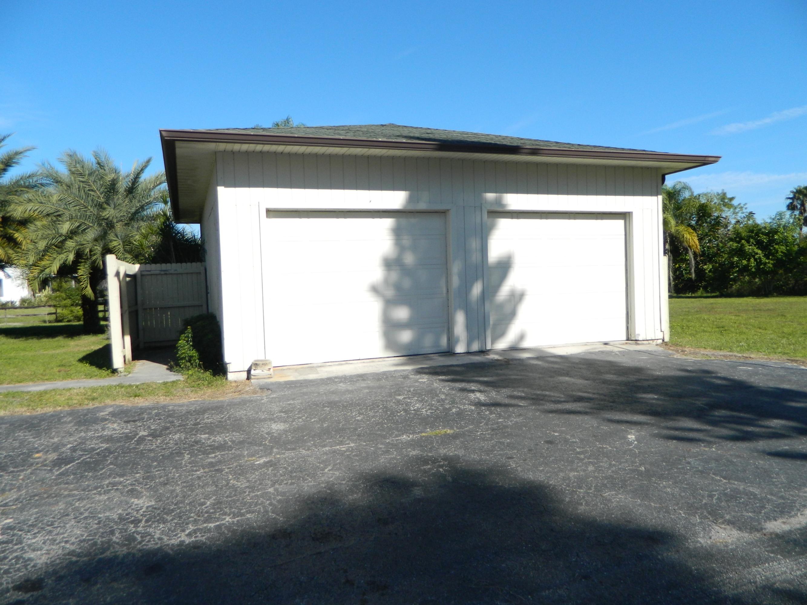2340 South Rock Road Fort Pierce, FL 34945 - Photo 5 of 18 DSCN2797