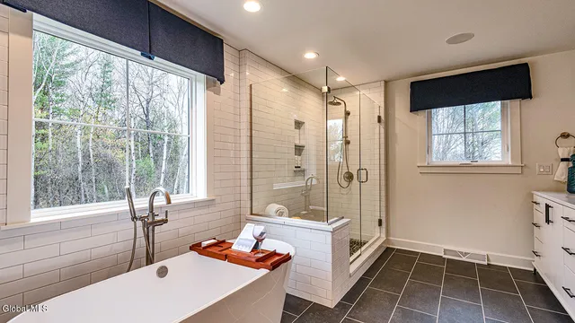 $1,175,900 | 16 Bergen Place, Niskayuna, NY 12309