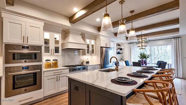 $1,175,900 | 16 Bergen Place, Niskayuna, NY 12309