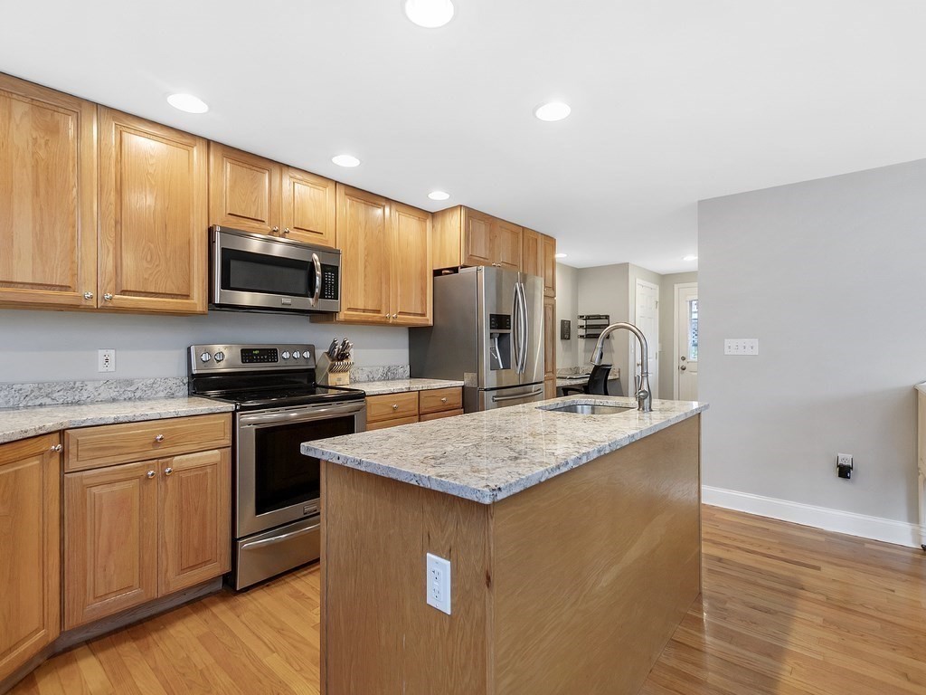 36 Gilman Road Waltham, MA 02452 - Photo 3 of 34 Gallery Image 3