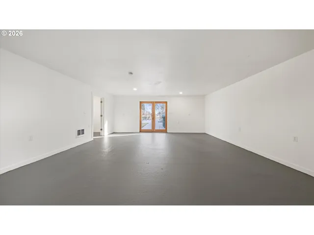 $560,000 | 32265 East Punkin Center Road, Hermiston, OR 97838