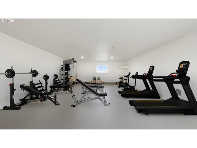 $560,000 | 32265 East Punkin Center Road, Hermiston, OR 97838