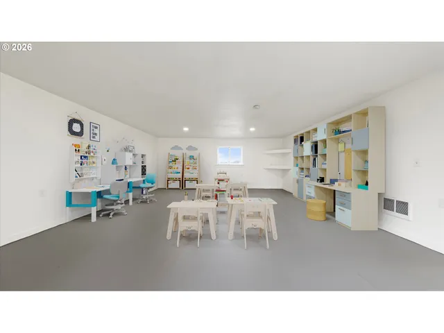 $560,000 | 32265 East Punkin Center Road, Hermiston, OR 97838