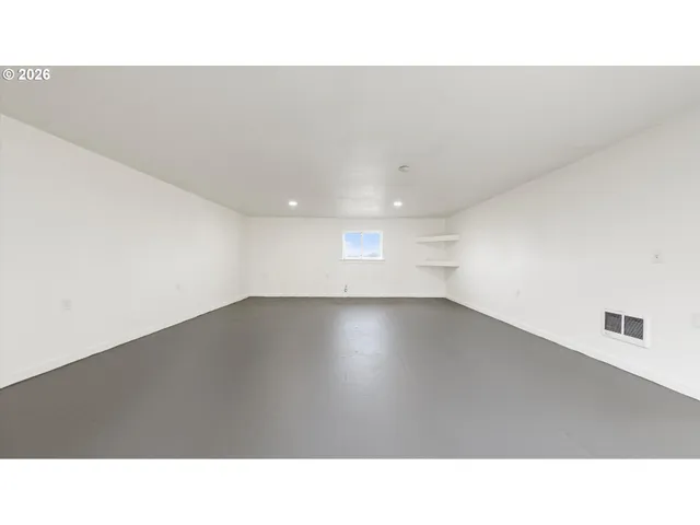 $560,000 | 32265 East Punkin Center Road, Hermiston, OR 97838