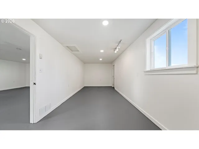 $560,000 | 32265 East Punkin Center Road, Hermiston, OR 97838