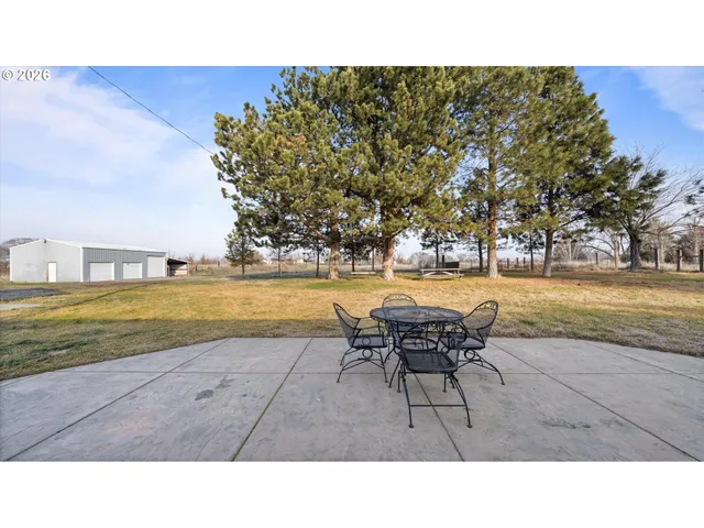 $560,000 | 32265 East Punkin Center Road, Hermiston, OR 97838