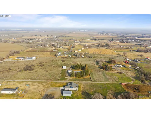 $560,000 | 32265 East Punkin Center Road, Hermiston, OR 97838