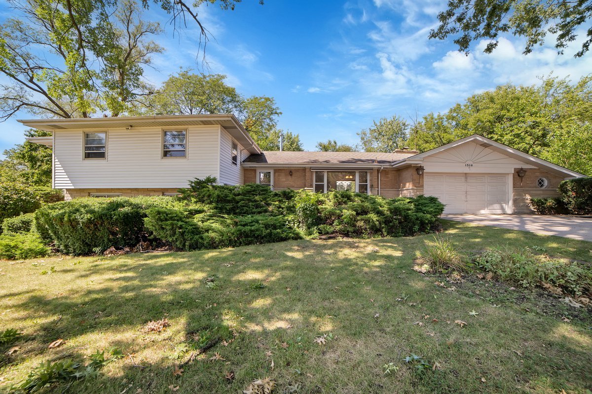1516 Willow Road Schaumburg, IL 60173 - Photo 6 of 38