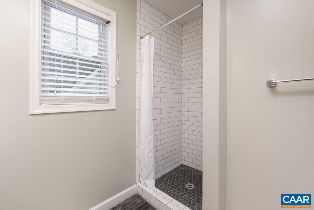 114 Roy's Place Charlottesville, VA 22902 - Photo 25 of 39 a bathroom with a window