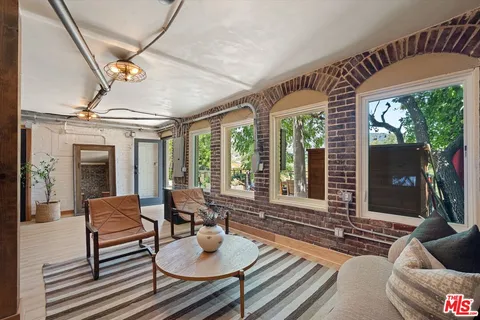 $3,995,000 | 2700 Glendower Avenue, Los Angeles, CA 90027