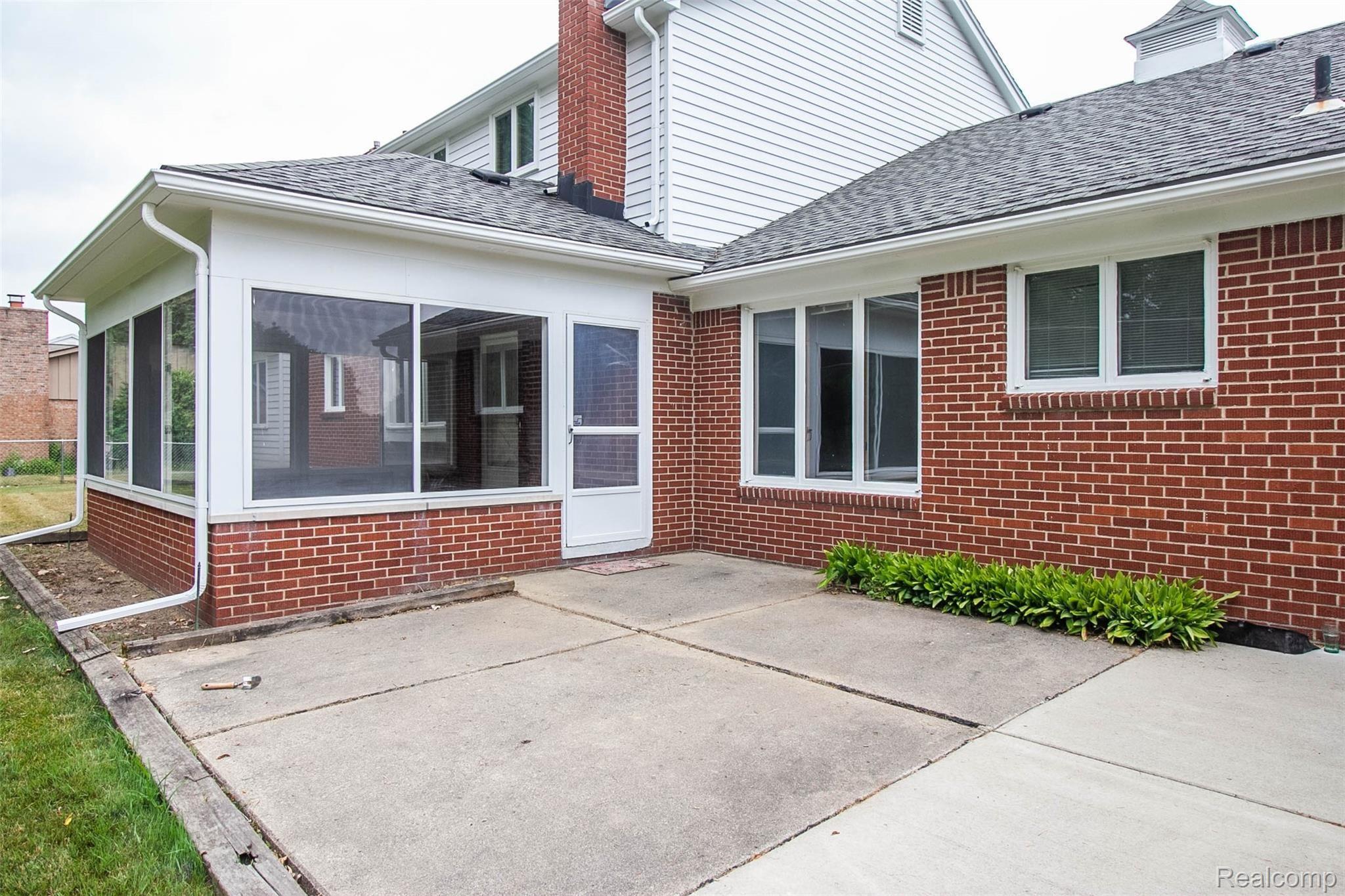 35925 Johnstown Road Farmington, MI 48335 - Photo 43 of 46 47.jpg