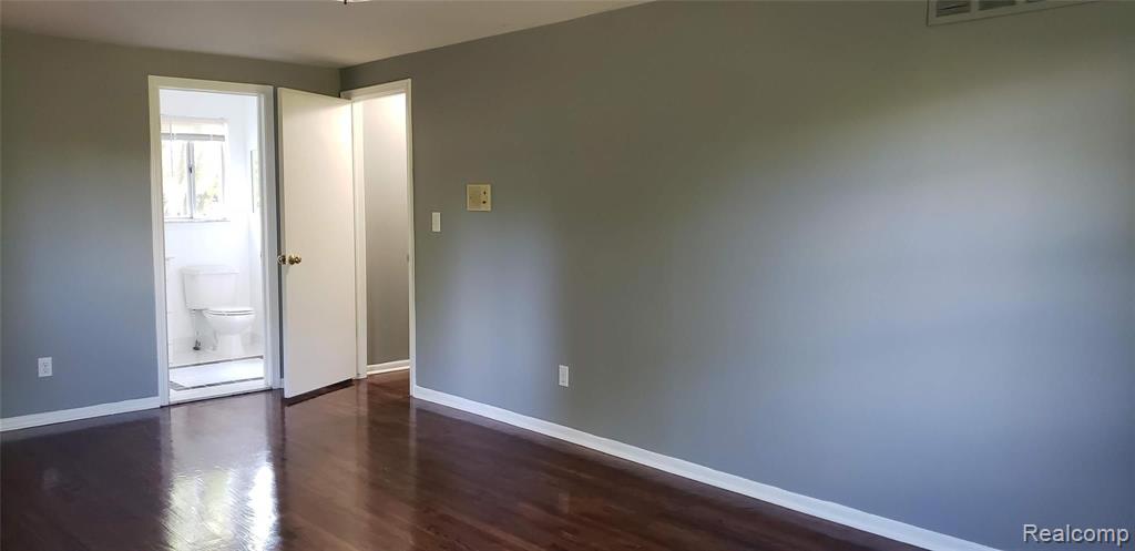 2960 Acorn Road Bloomfield Hills, MI 48302 - Photo 23 of 36