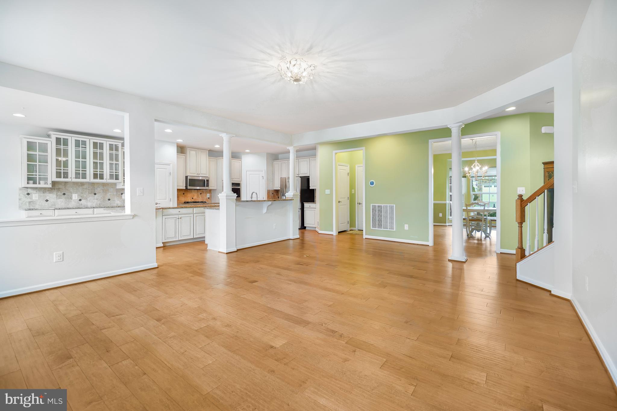 4463 Weejun Loop Woodbridge, VA 22192 - Photo 14 of 43 Family Room