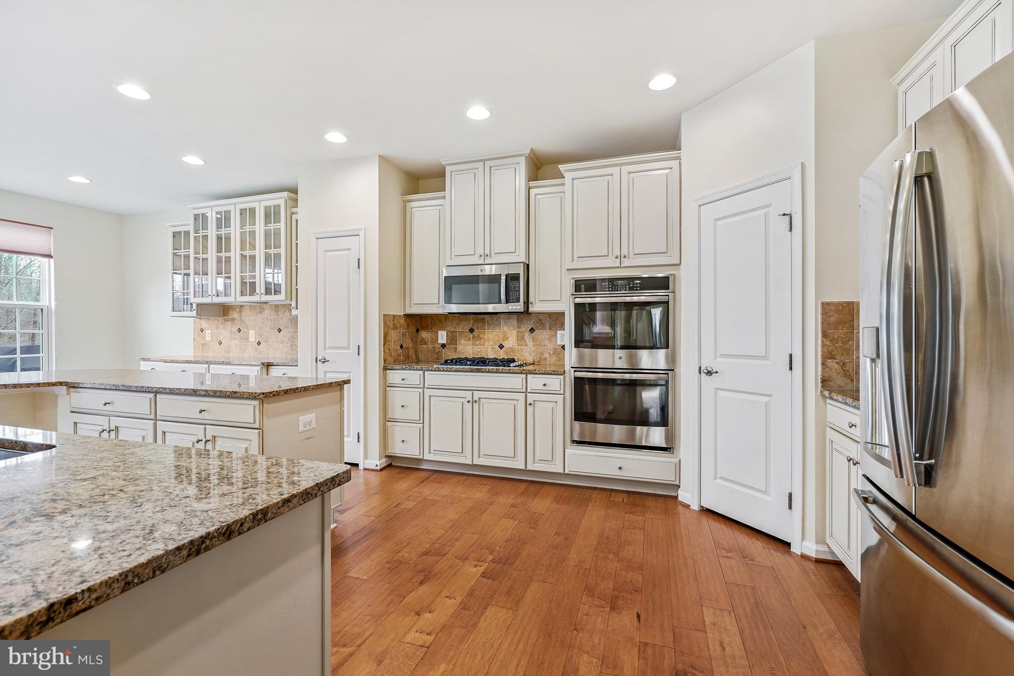 4463 Weejun Loop Woodbridge, VA 22192 - Photo 15 of 43 Kitchen