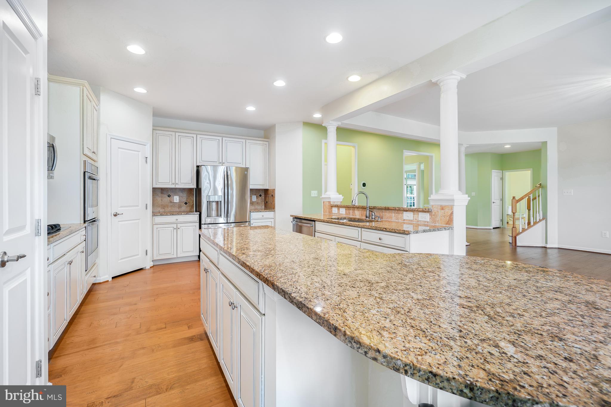 4463 Weejun Loop Woodbridge, VA 22192 - Photo 17 of 43 Kitchen