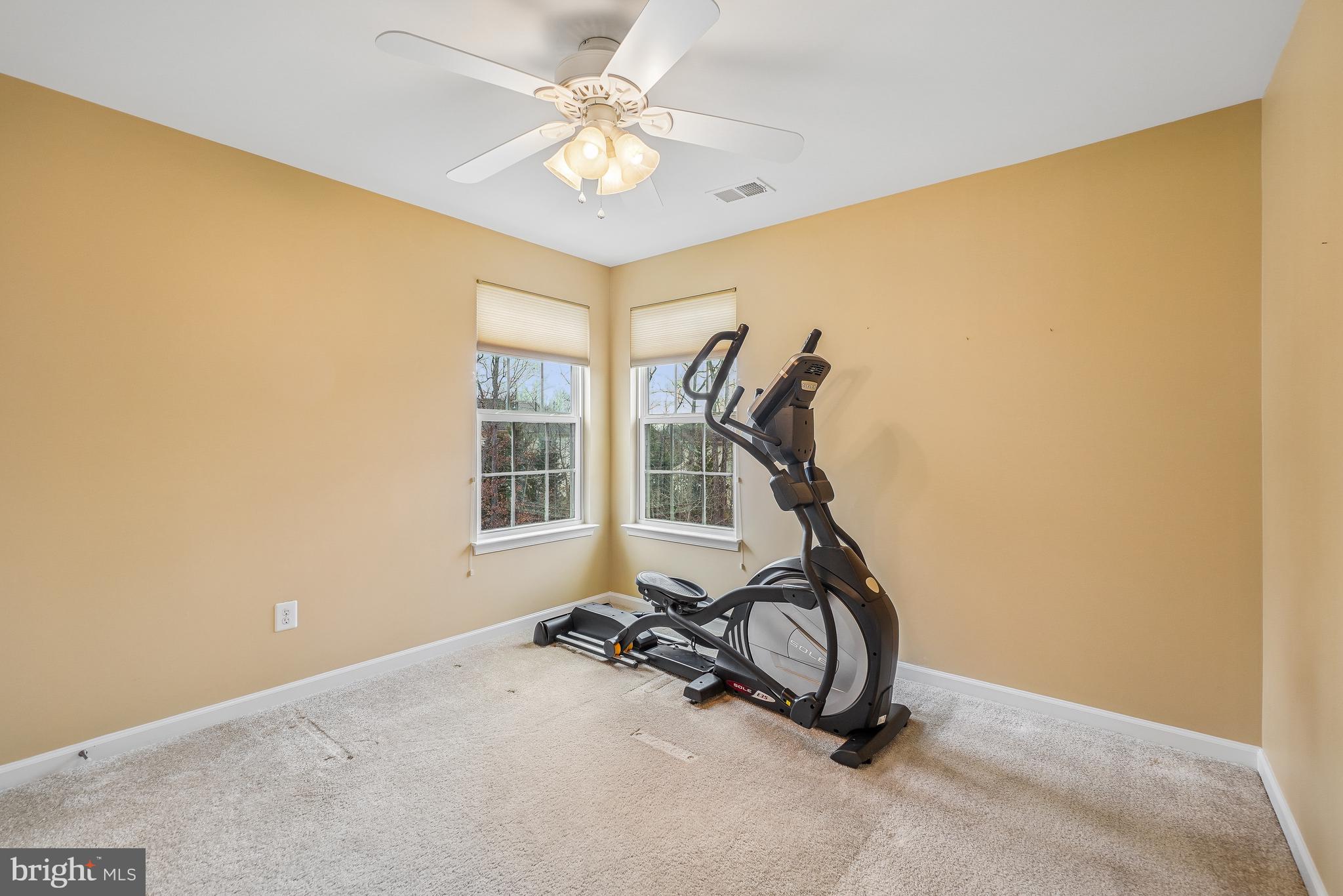 4463 Weejun Loop Woodbridge, VA 22192 - Photo 27 of 43 Bedroom 2