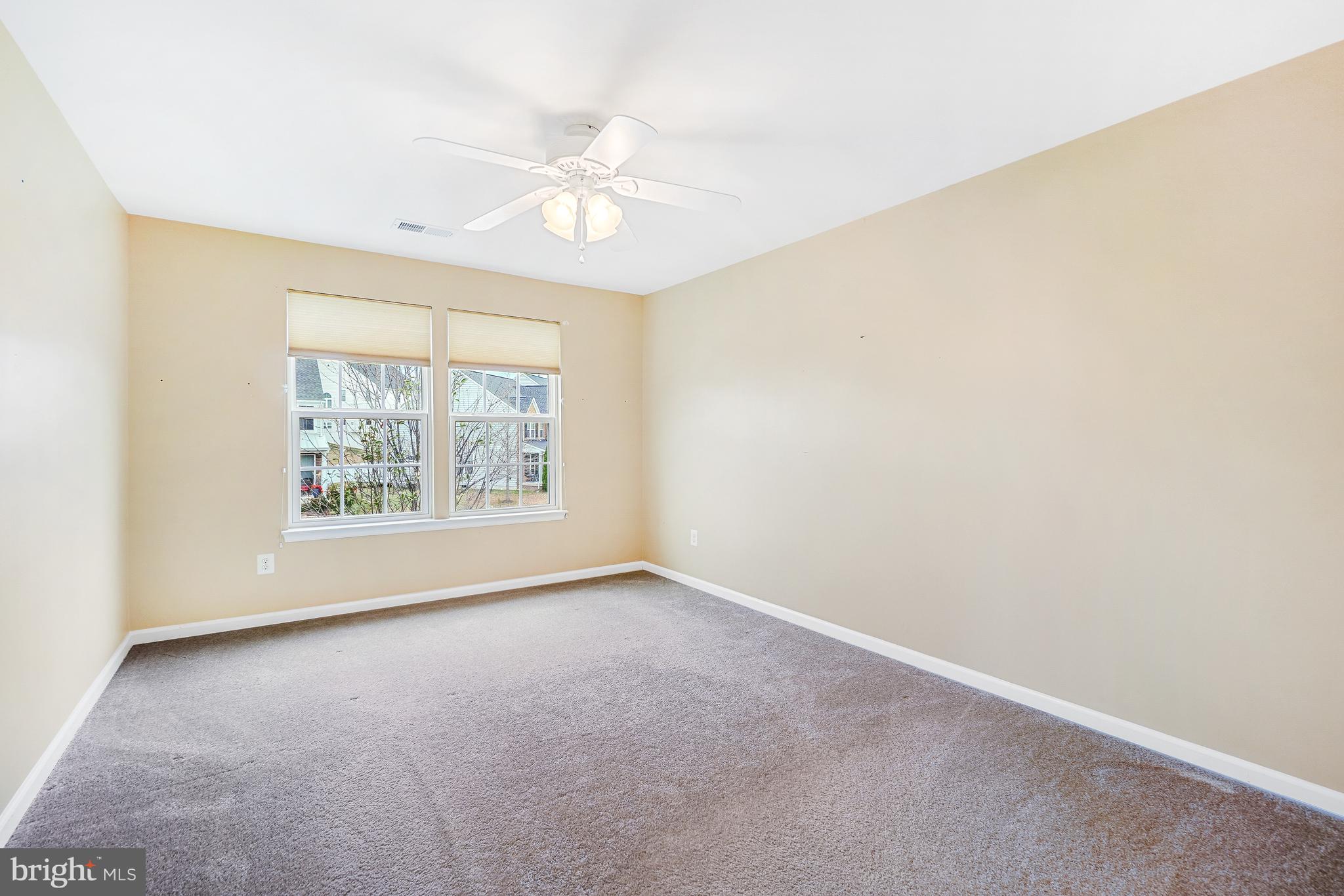 4463 Weejun Loop Woodbridge, VA 22192 - Photo 28 of 43 Bedroom 3