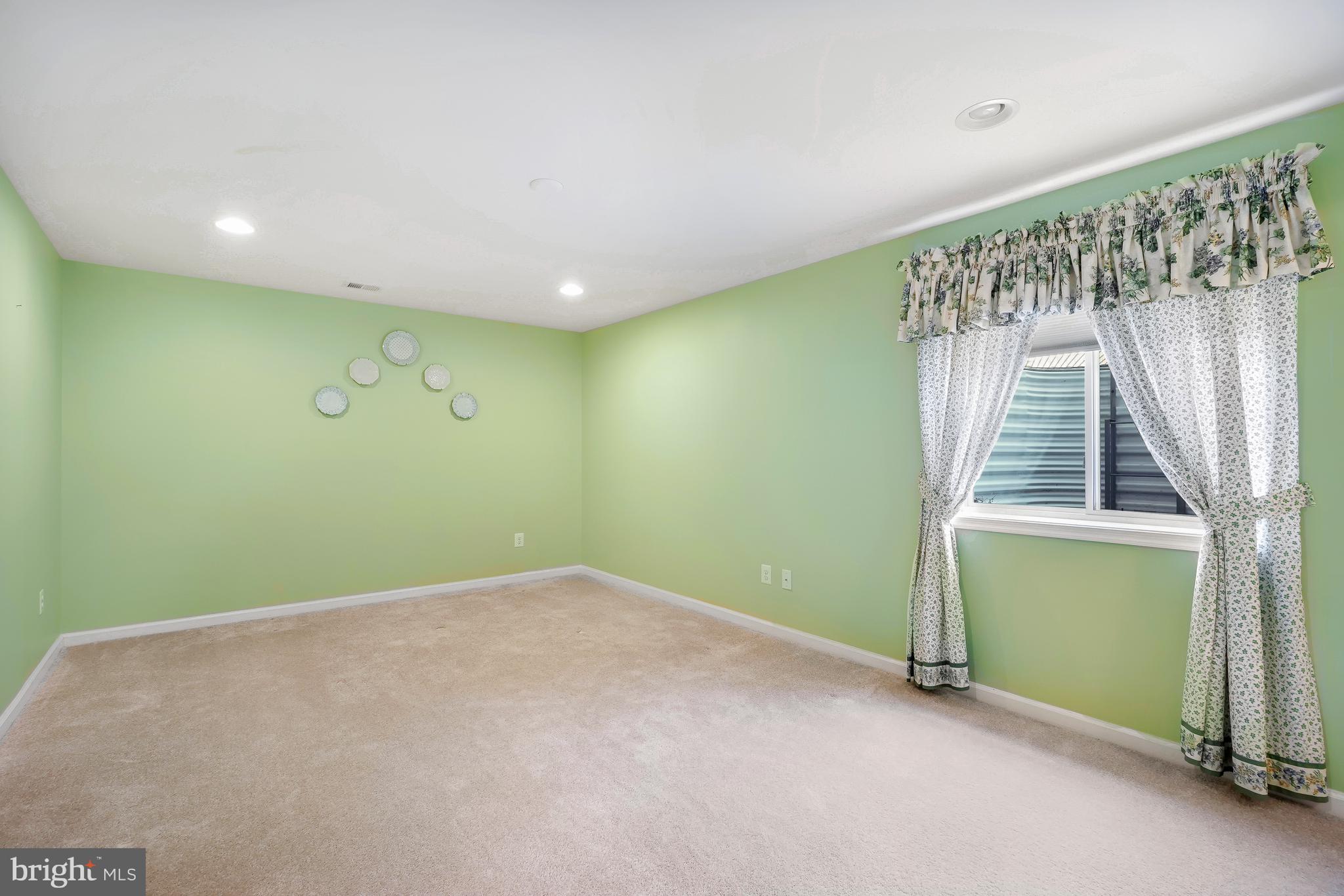 4463 Weejun Loop Woodbridge, VA 22192 - Photo 37 of 43 Bedroom 5