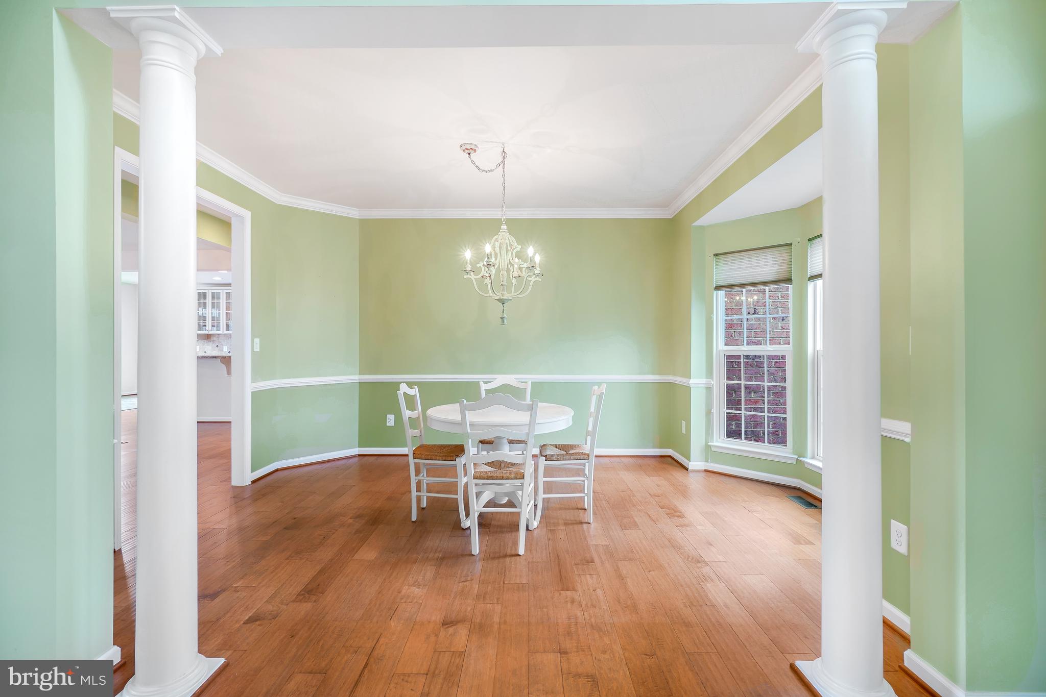 4463 Weejun Loop Woodbridge, VA 22192 - Photo 8 of 43 Dining Room