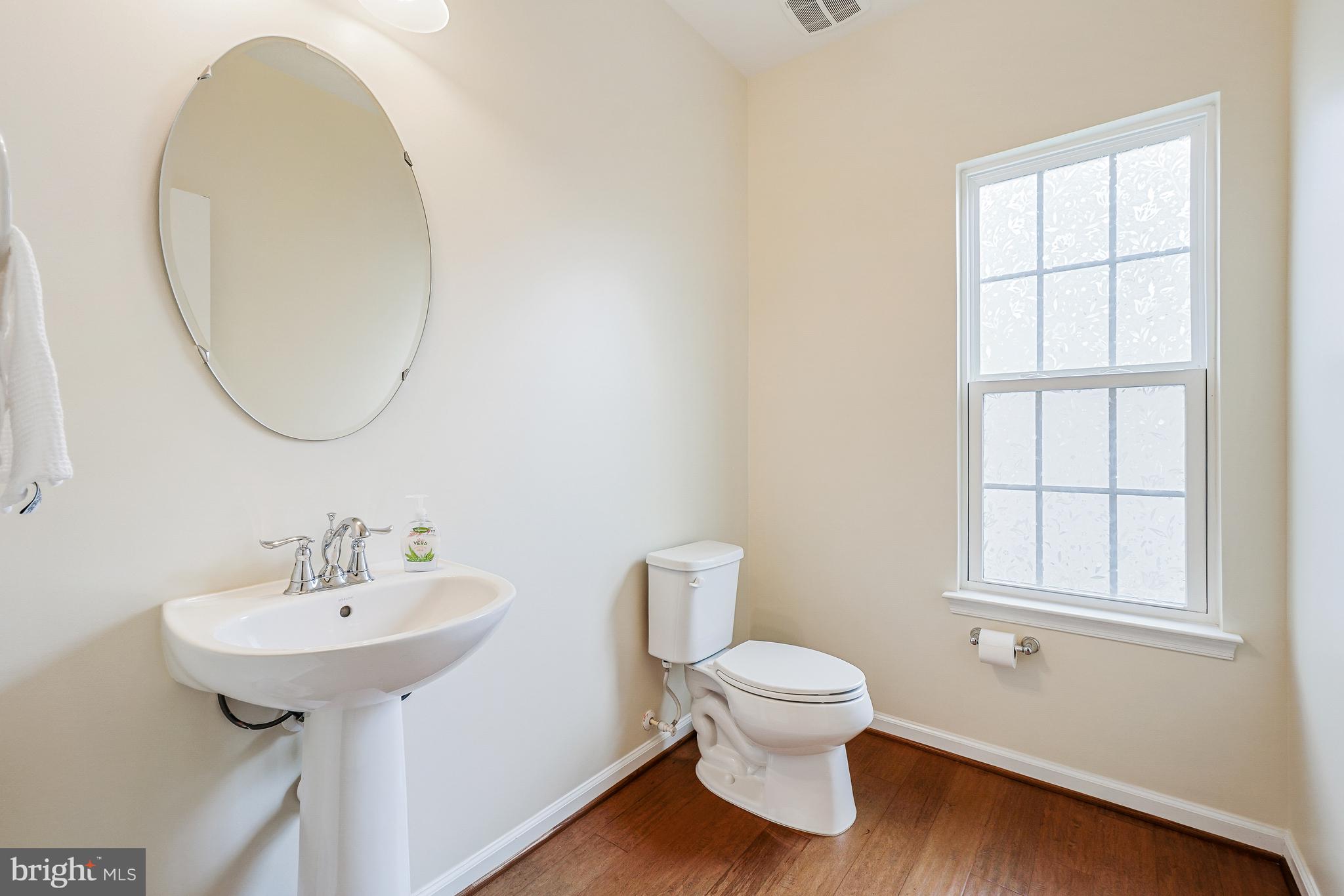 4463 Weejun Loop Woodbridge, VA 22192 - Photo 9 of 43 Powder Room