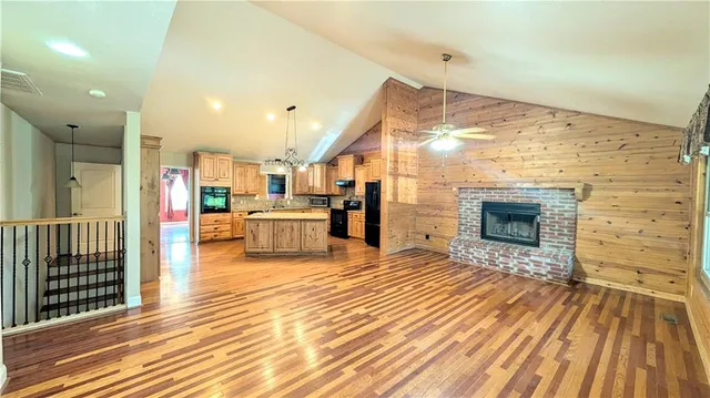 $399,000 | 3385 Southwest Sw Highway, El Dorado Springs, MO 64744