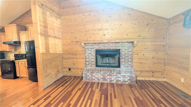 $399,000 | 3385 Southwest Sw Highway, El Dorado Springs, MO 64744