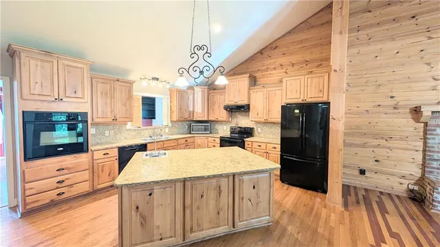 $399,000 | 3385 Southwest Sw Highway, El Dorado Springs, MO 64744