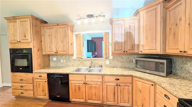 $399,000 | 3385 Southwest Sw Highway, El Dorado Springs, MO 64744