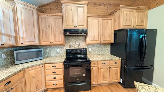 $399,000 | 3385 Southwest Sw Highway, El Dorado Springs, MO 64744