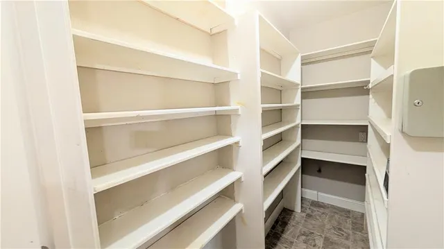 $399,000 | 3385 Southwest Sw Highway, El Dorado Springs, MO 64744