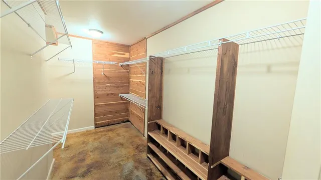 $399,000 | 3385 Southwest Sw Highway, El Dorado Springs, MO 64744