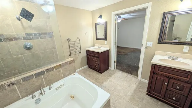 $399,000 | 3385 Southwest Sw Highway, El Dorado Springs, MO 64744