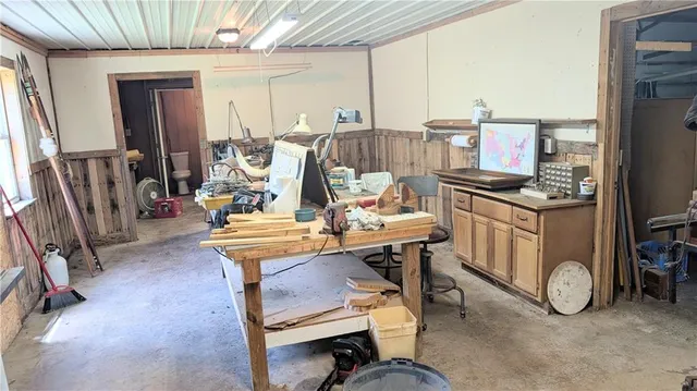 $399,000 | 3385 Southwest Sw Highway, El Dorado Springs, MO 64744