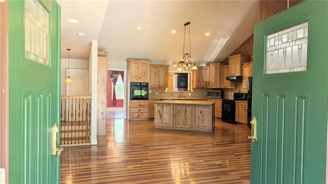 $399,000 | 3385 Southwest Sw Highway, El Dorado Springs, MO 64744