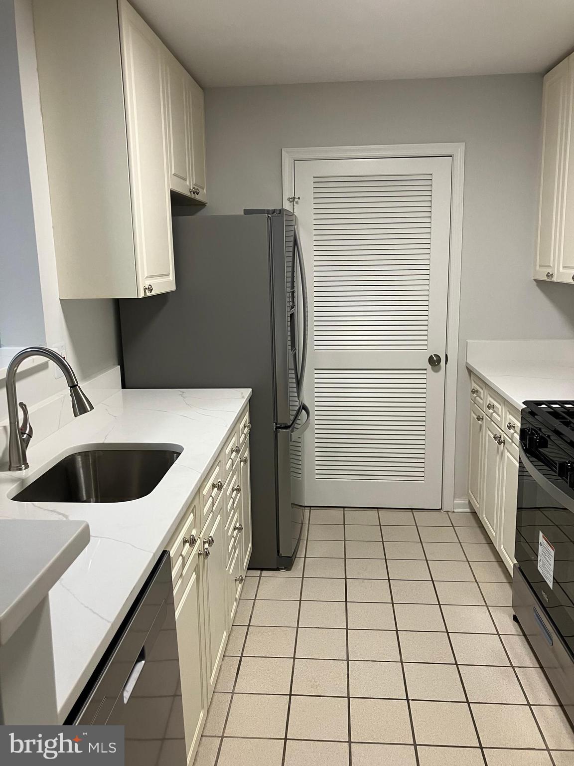 5563 Seminary Road, Unit 309 Falls Church, VA 22041 - Photo 5 of 24 Gallery Image 5