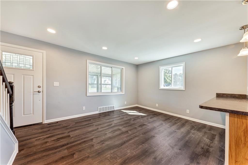 2747 Old Rte 18 New Beaver, PA 16157 - Photo 6 of 20 Gallery Image 6